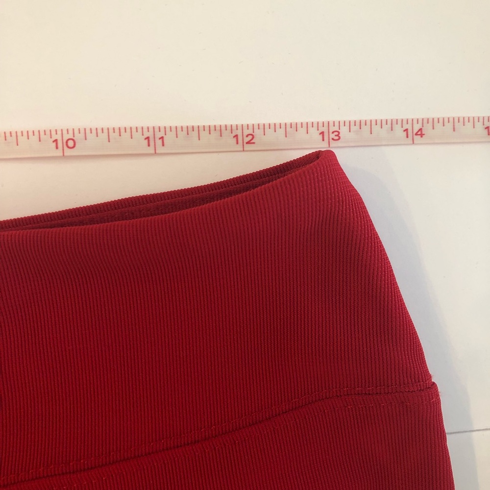 Beautiful red mini skirt with pleats - Picture 5 of 6